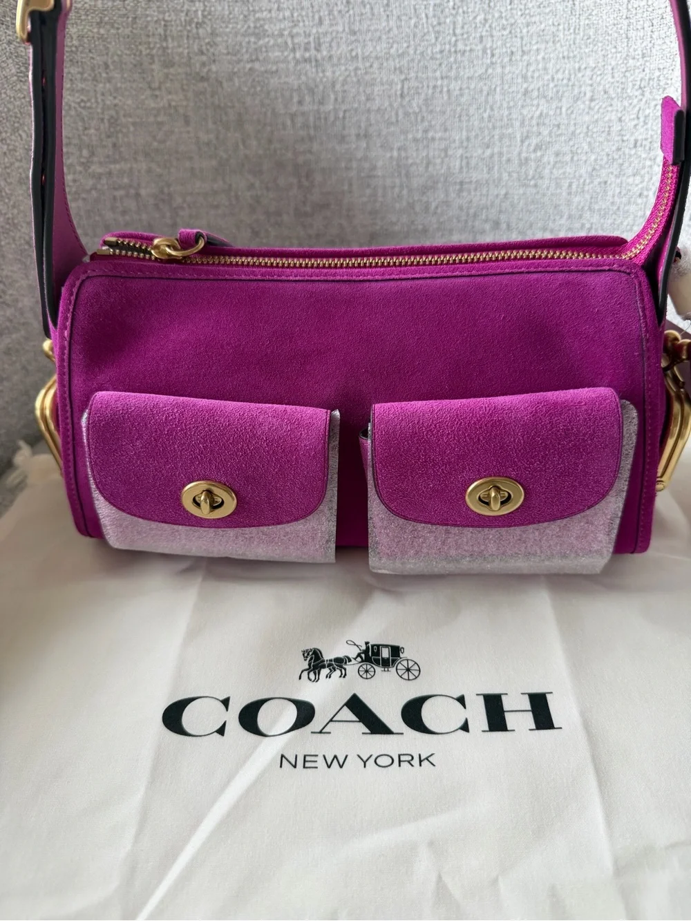 Coach Turnlock Haversack 27 in Magenta